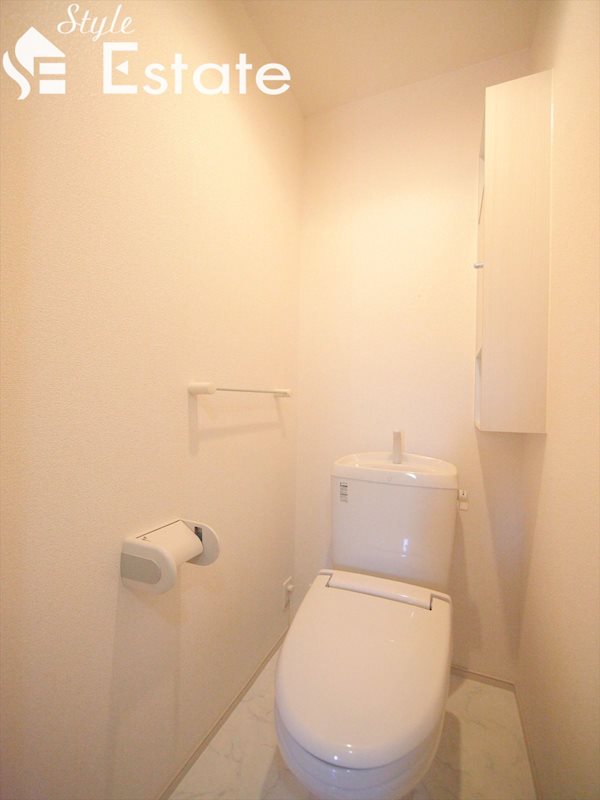 トイレ棚付き