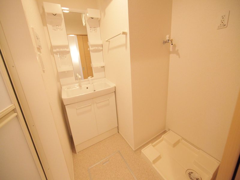 同タイプイメージ画像 脱衣場室内洗濯機置き場