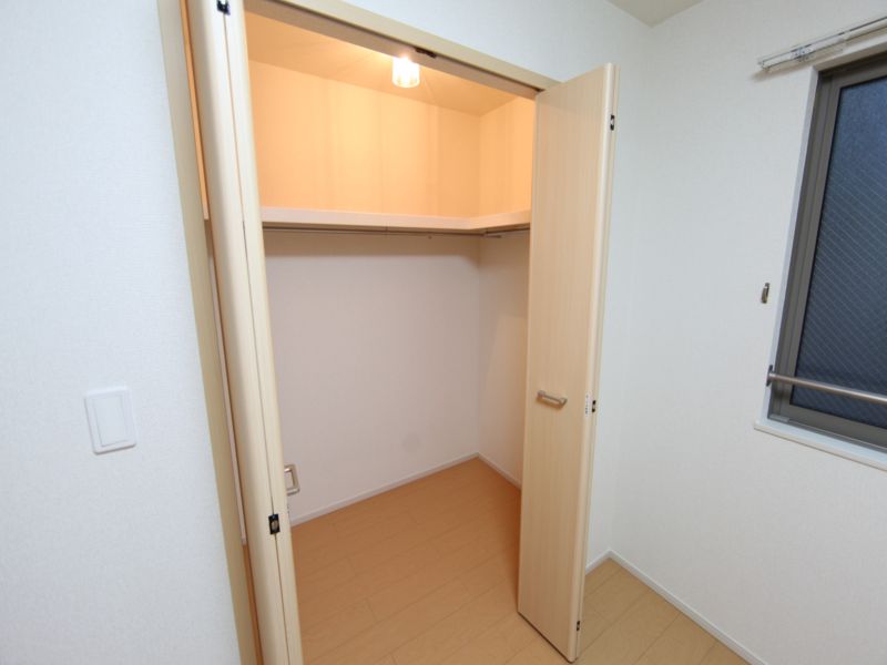 ウォークインクローゼット収納スペース ハンガー掛け