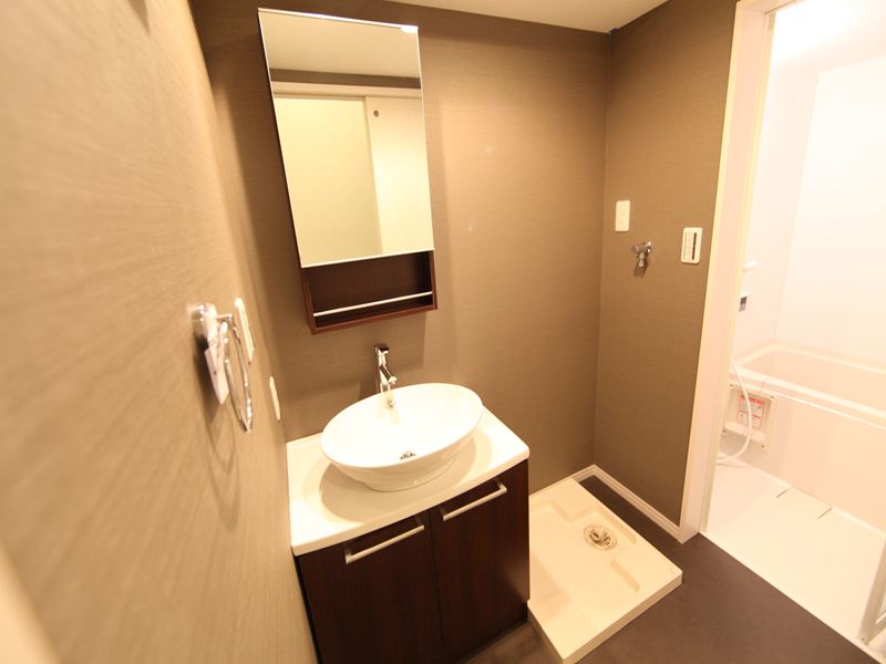 脱衣所 独立洗面台付き