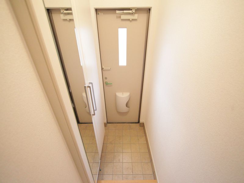 同タイプ 玄関 大型下駄箱あり