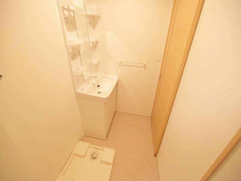 同型タイプ 脱衣場室内洗濯機置き場