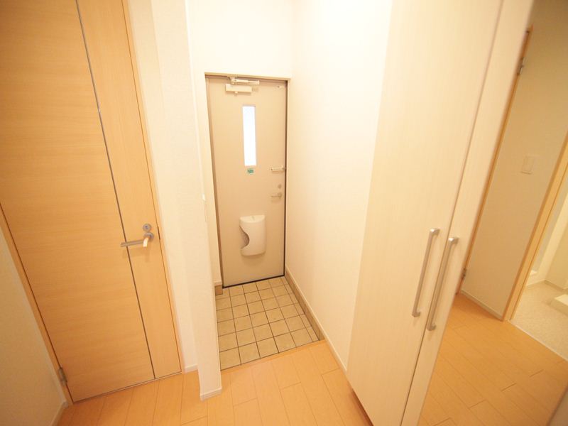 同型タイプ 玄関 鏡付きのシューズボックス有り