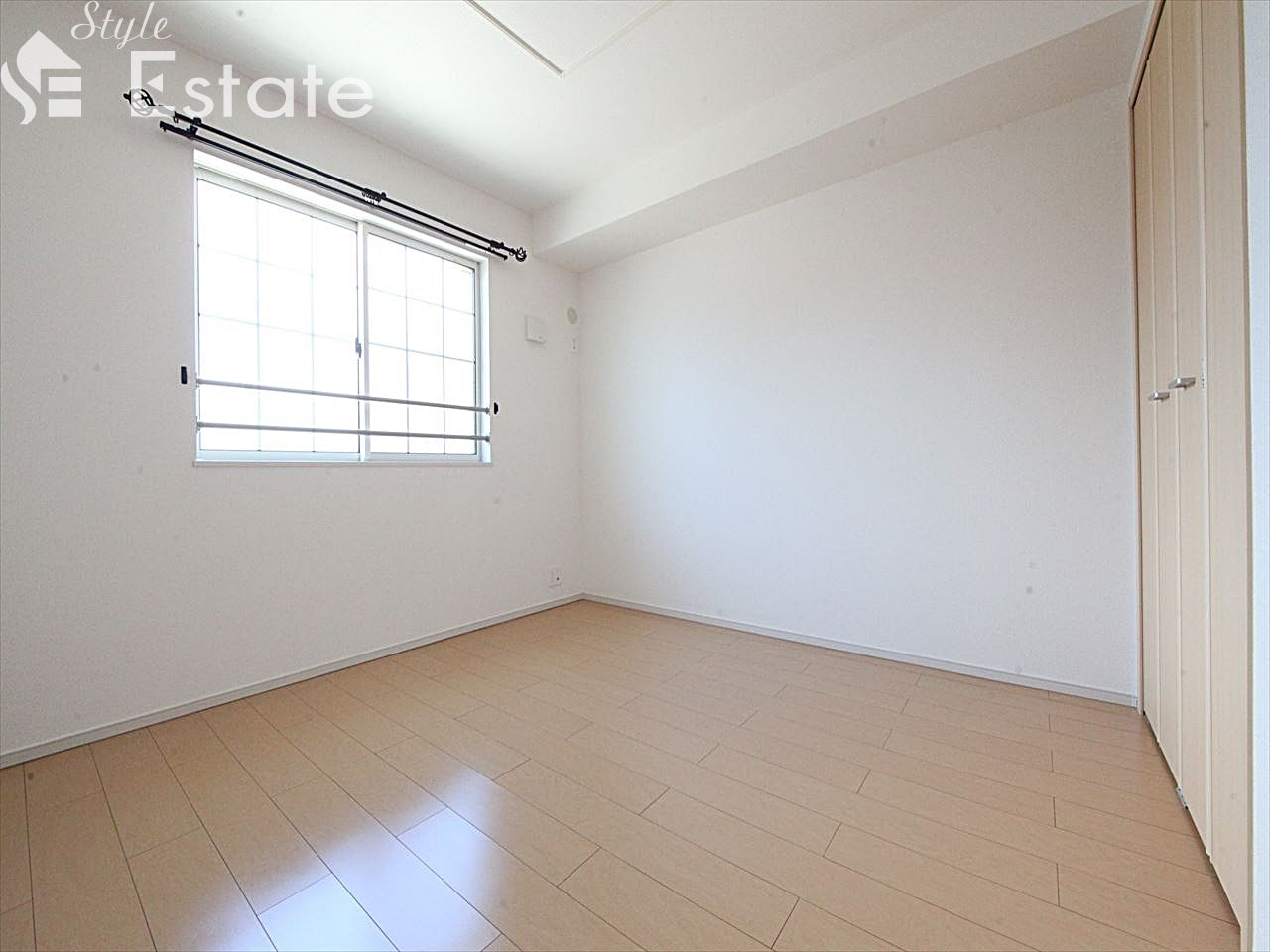 洋室 6.0帖 クローゼット付