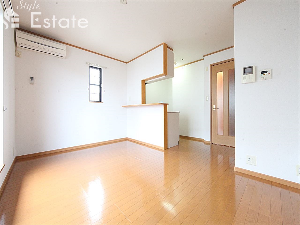 リビング 10.1帖 収納スペース付