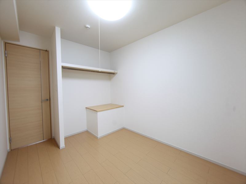 洋室5.4帖 収納付き