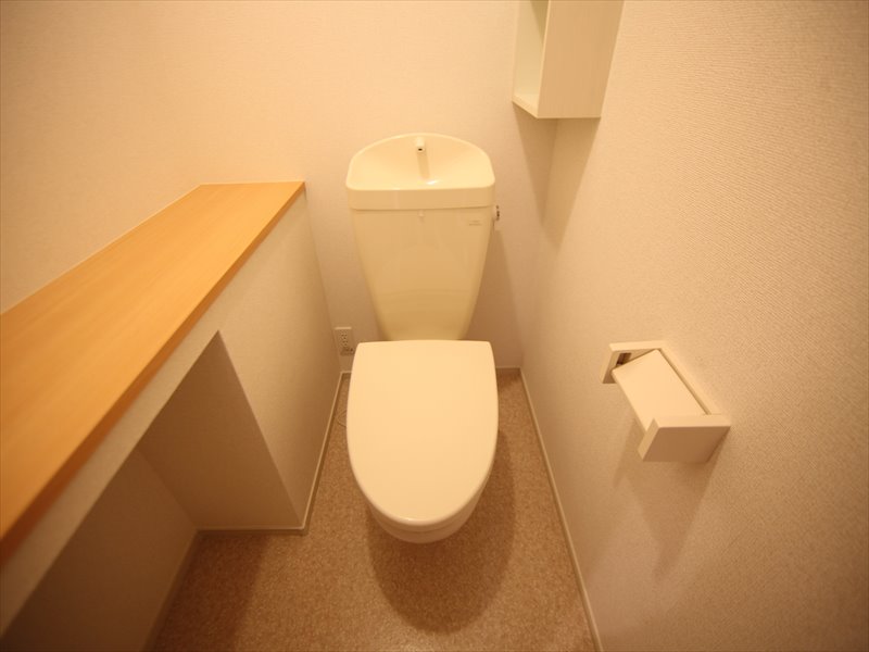 トイレ収納棚付
