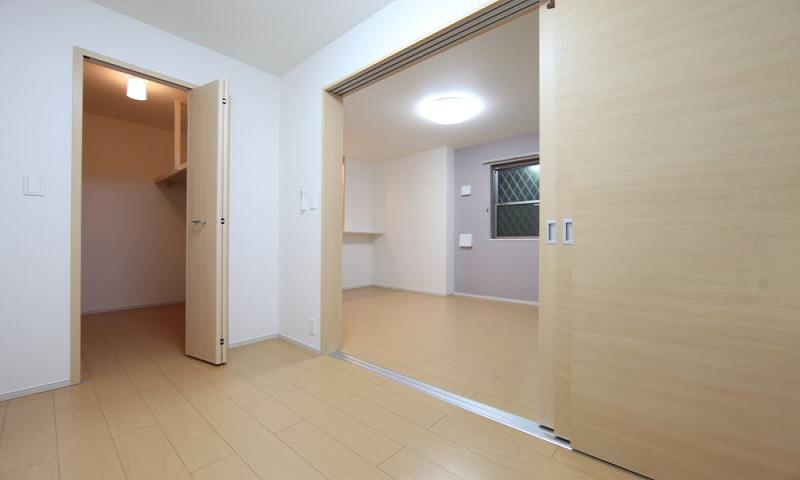 同タイプ洋室4帖 ウォークインクローゼットあります