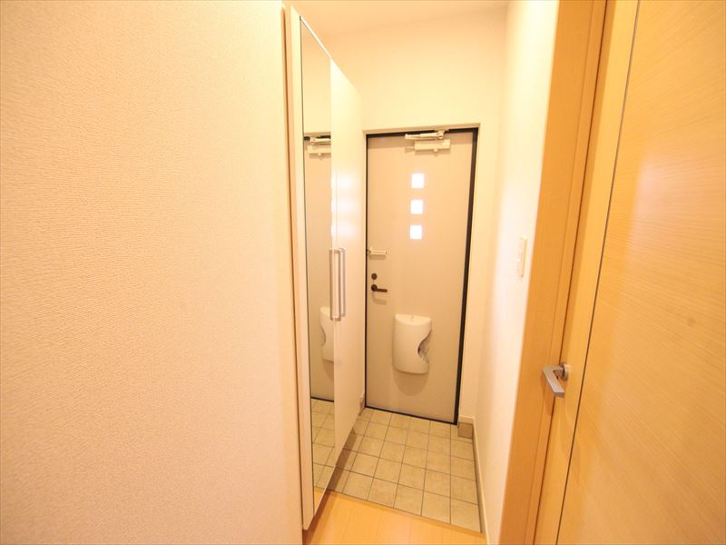 玄関スペースシューズBOX付