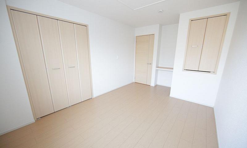 洋室6.1帖 収納たくさんあります!