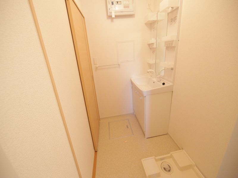 脱衣所 独立洗面台(シャンプードレッサー付)
