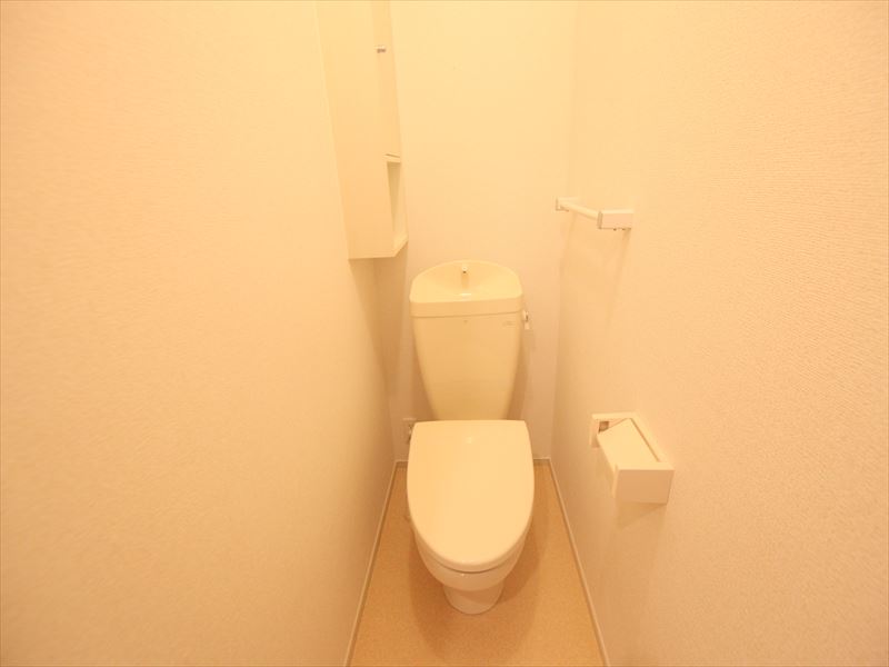 同タイプ トイレ 棚付