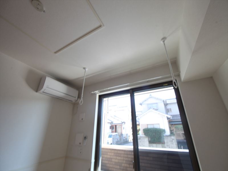 同タイプ エアコン 室内干し付