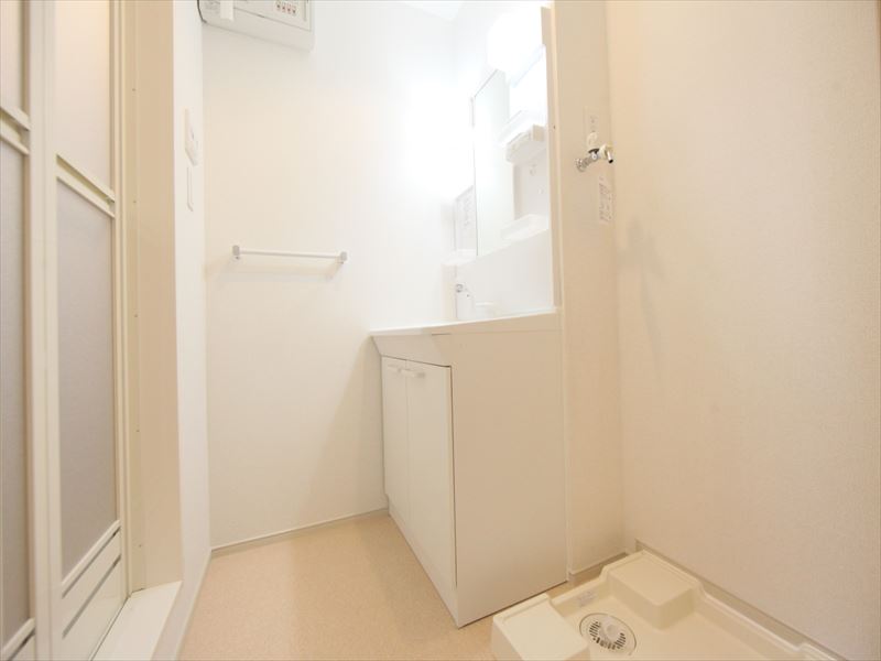 同タイプ 脱衣場 独立洗面台・シャンプードレッサー付