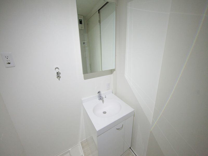 脱衣所 独立洗面台付