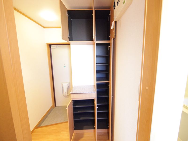 シューズボックス付(収納充実)
