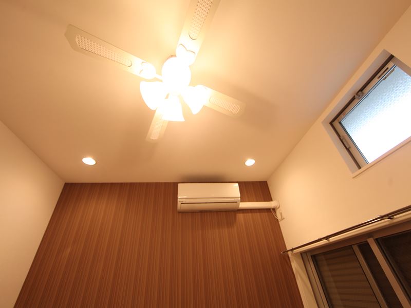 シーリングファンライト エアコンつき!