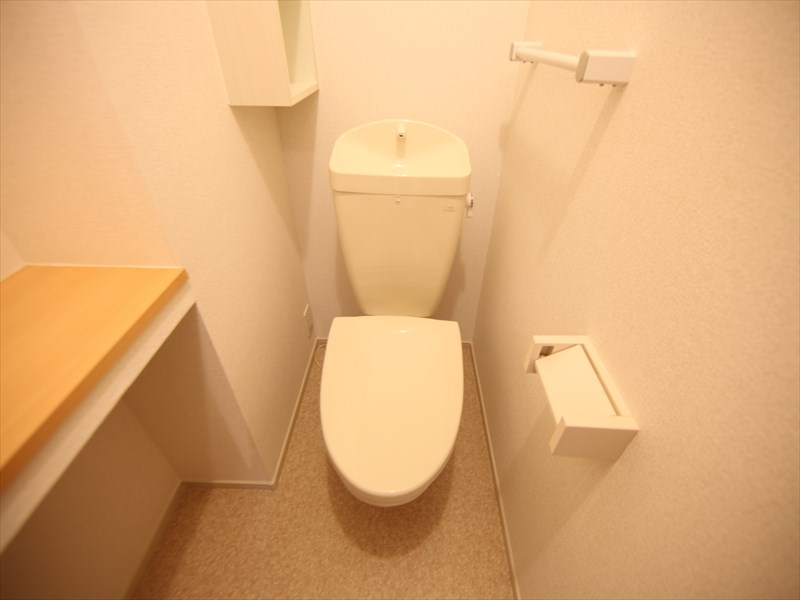 トイレ収納棚付