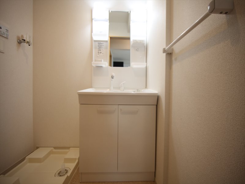 独立洗面台脱衣所