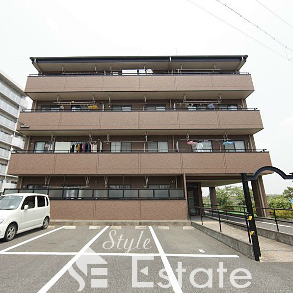 グランドヒルズ江松　（グランドヒルズエマツ）