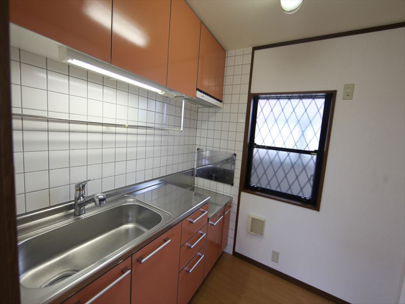 キッチン(ガスコンロ設置可)窓付き