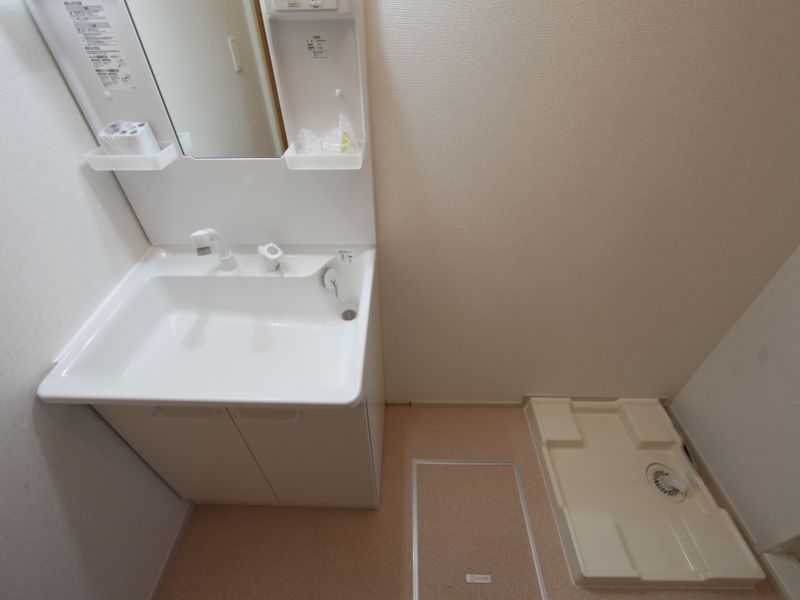 脱衣所 シャンプードレッサー付き