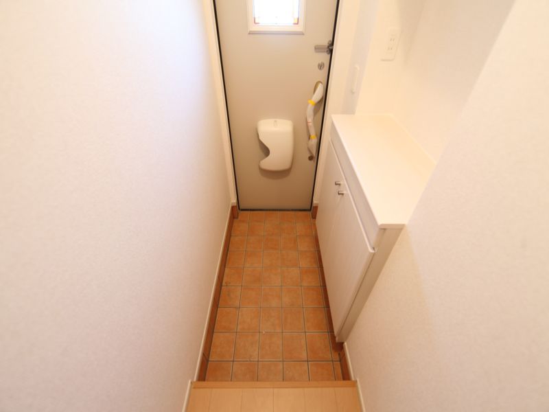玄関 下駄箱つき