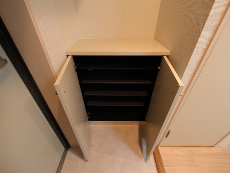 玄関(下駄箱付き)