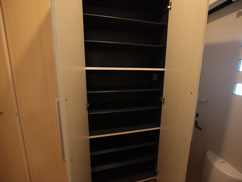 同タイプ玄関 シューズボックス付(収納充実)