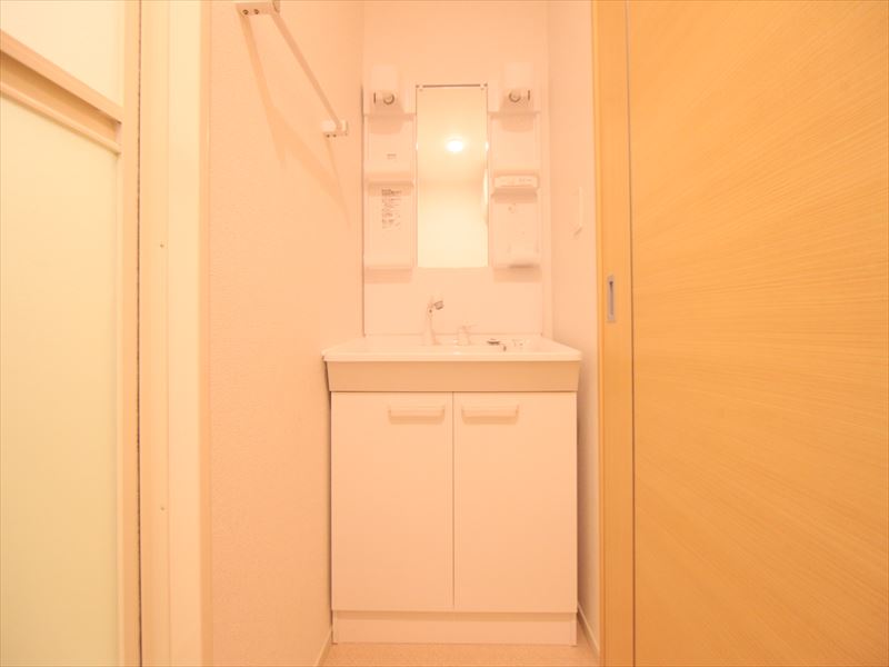 同タイプ脱衣場 独立洗面台・シャンプードレッサー付