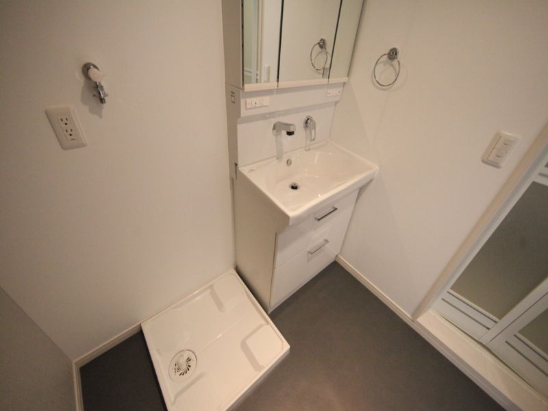 脱衣所 3面鏡付独立洗面台