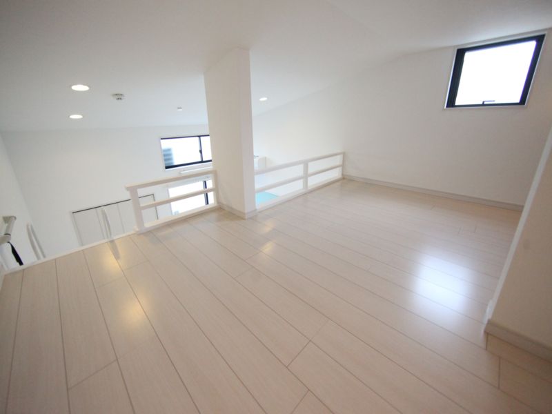 ロフト6.4帖 窓付