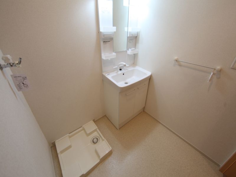 脱衣所 独立洗面台(シャンプードレッサー付)