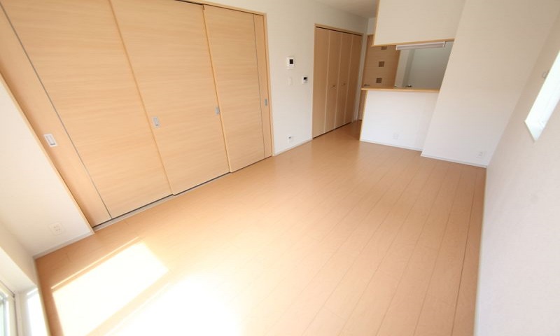 洋室10.4帖 カウンターキッチン