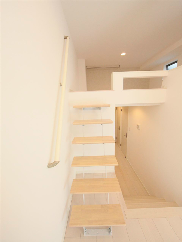 安心の階段ロフト!