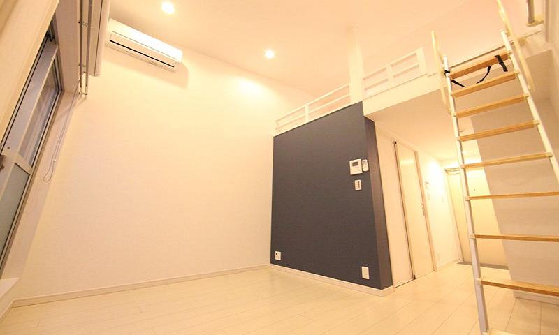 洋室8.4帖 ロフト6.1帖エアコン付き!