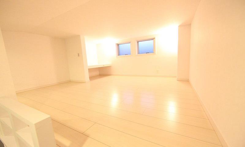 ロフト6.1帖窓付き