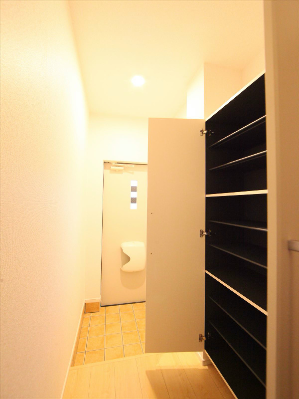 シューズボックス 同タイプ