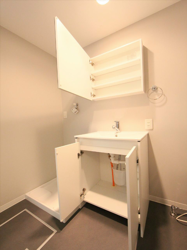 洗面収納 同タイプ