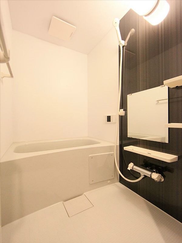 追い焚き機能付きバスルーム 同タイプ