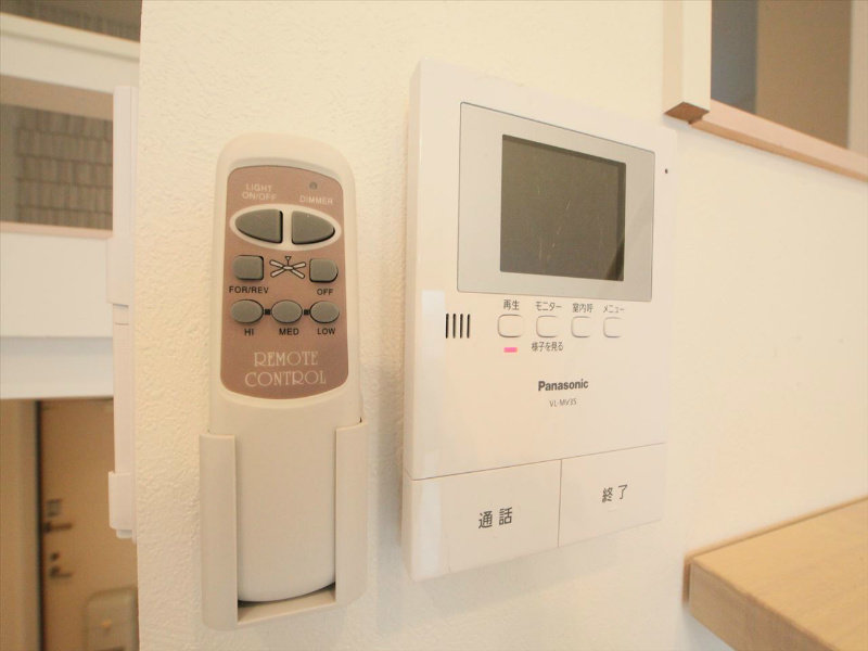 安心のモニター付きインターホン!