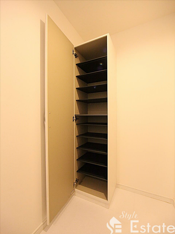 シューズボックス