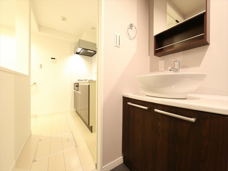 脱衣所 オシャレな独立洗面台付