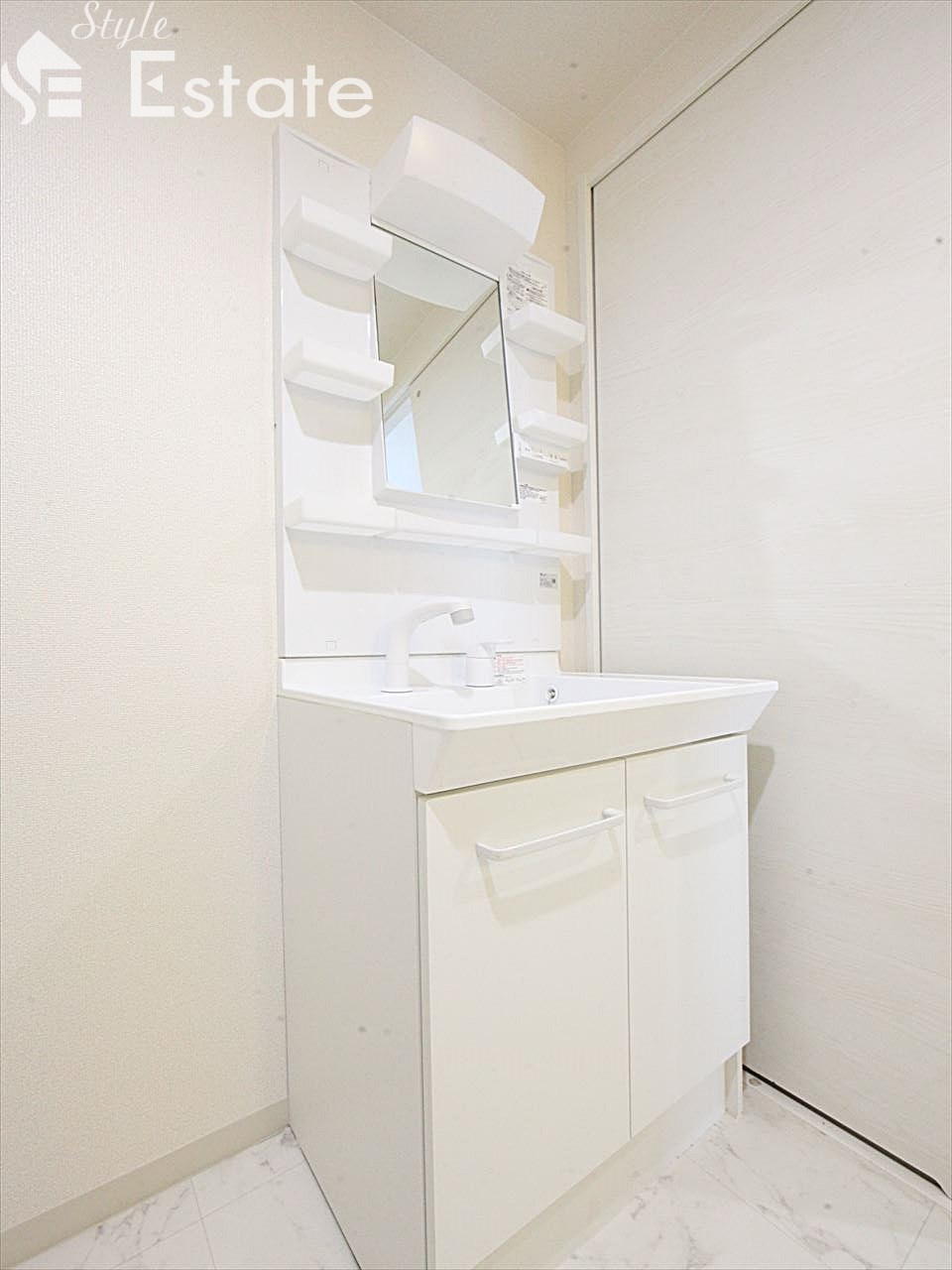 洗面所 シャンプードレッサー