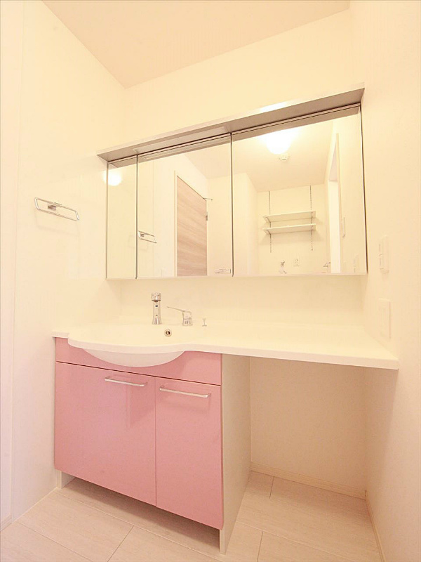 脱衣所 洗面台(シャンプードレッサー付)