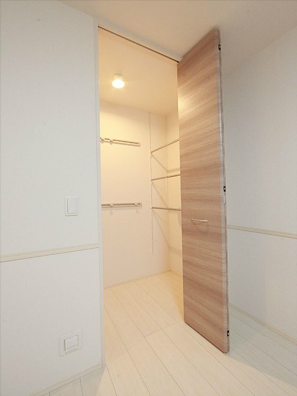 洋室★ウォークインクローゼット