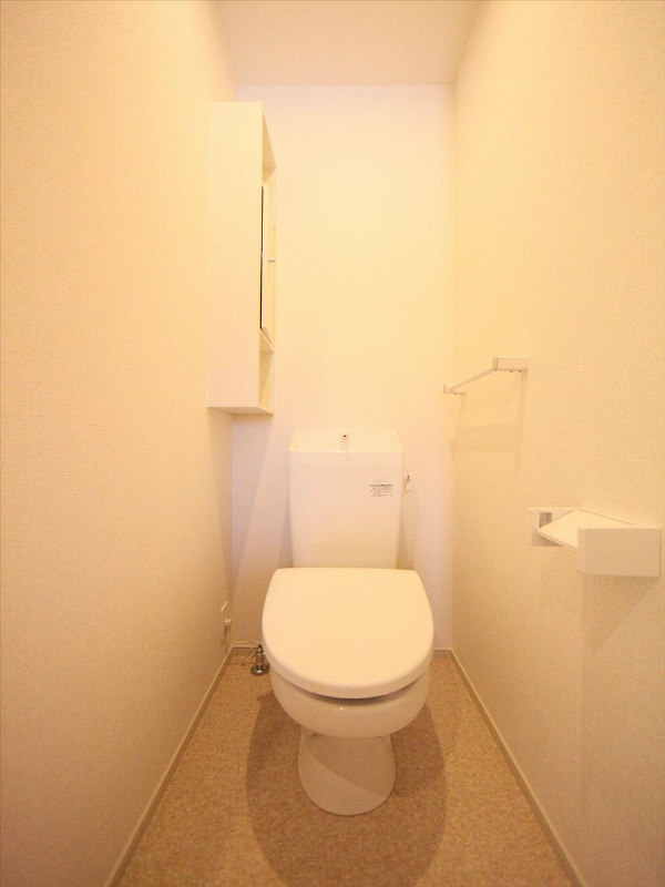 トイレ 収納ついています!!