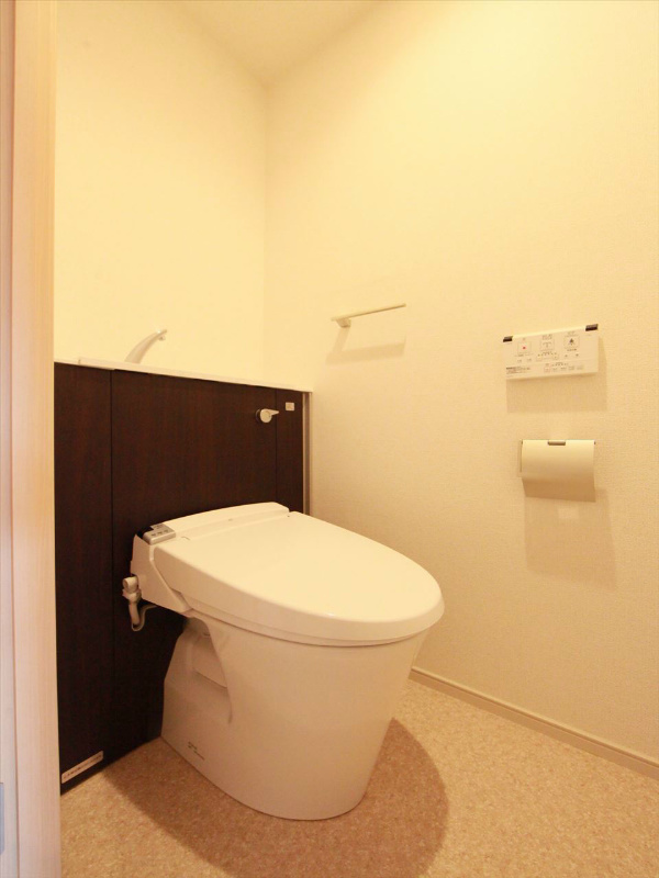 シャワー付きトイレ