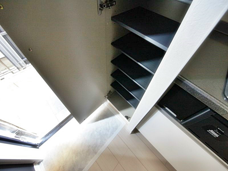 玄関 下駄箱充実してます。