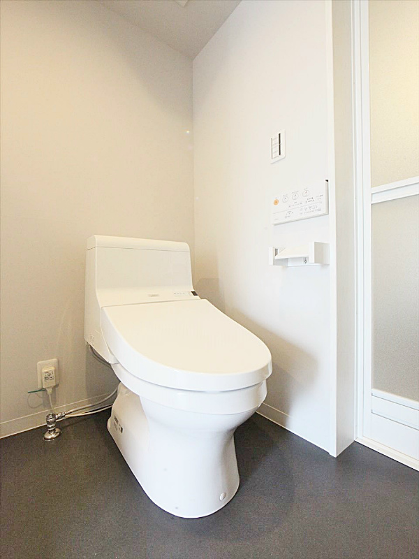 トイレ ウォシュレット付